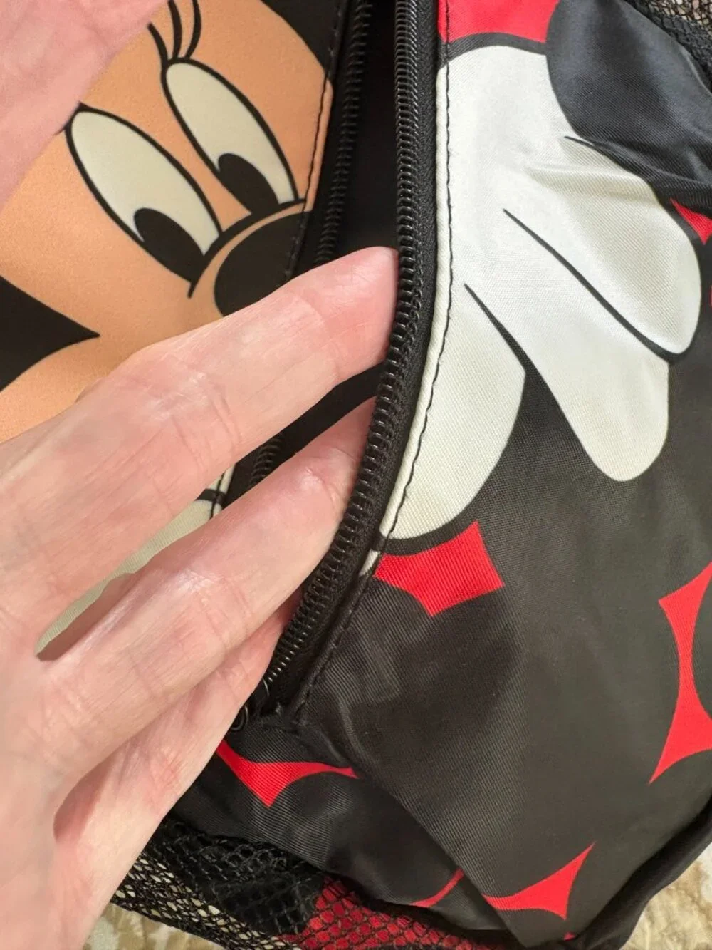 Disney Minnie Mouse Teardrop-Shaped Sling Backpack Back to School Bundle